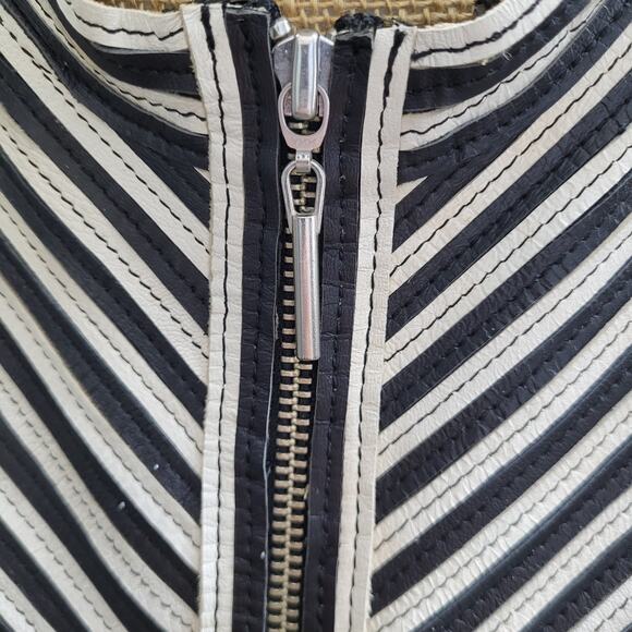Bagatelle NYC Stretch Black & White Striped Cropped Leather Jacket Size 12 - Picture 8 of 12